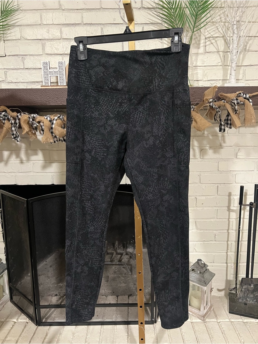 Danskin Black Textured Snake-Print Active Leggings